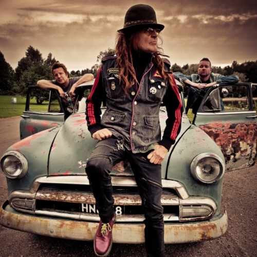 Pelle Miljoona United - Olla joku (2017)