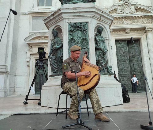 Metallica - Nothing Else Matters (cover by ukrainian soldier & musician Taras Stolyar)